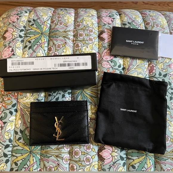 Saint Laurent Quilted Black Card Holder - Picture 3 of 13